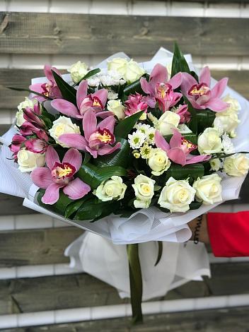 Букет цветов из: Розы и Хризантемы в Старице