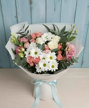 Букет цветов из:  Розы, Лизиантусы и Хризантемы в Старице