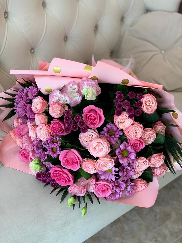 Букет цветов из: Хризантемы, Розы и Лизиантусы в Старице