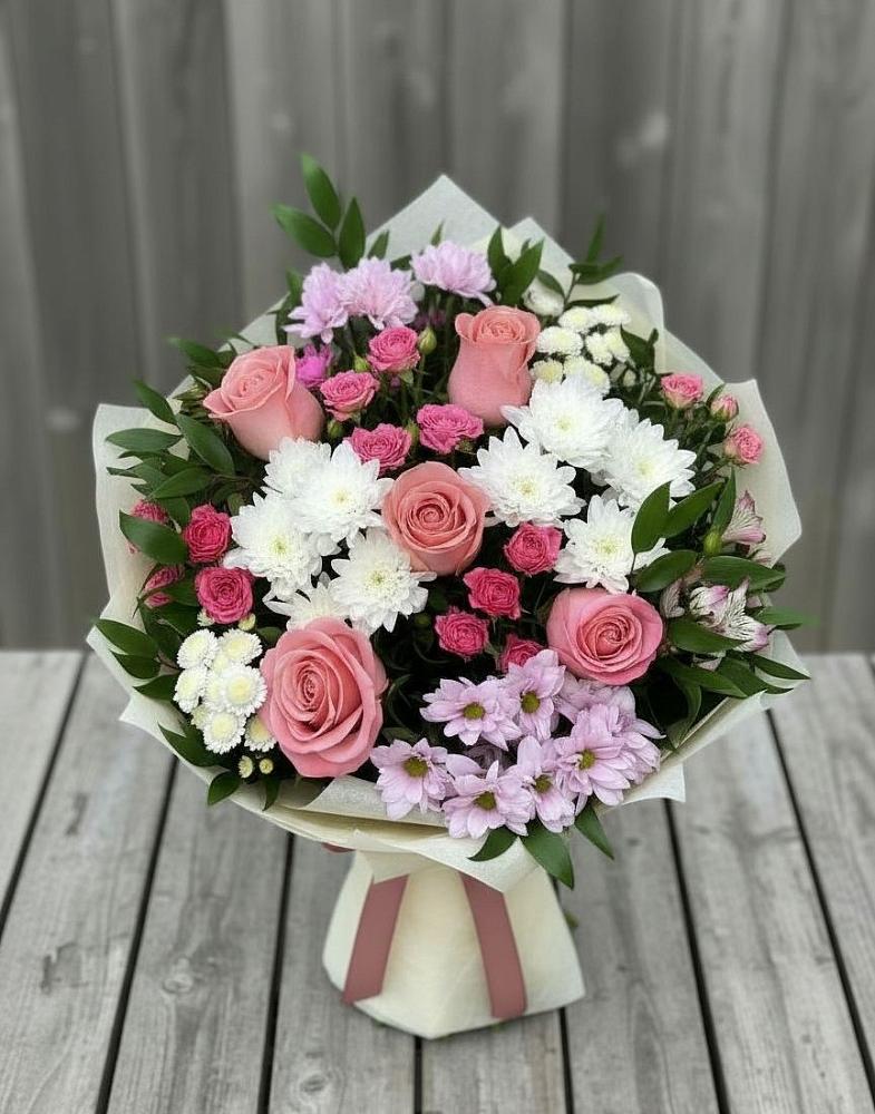 Букет цветов из: Альстромерии, Гвоздики, Розы и Хризантемы в Старице