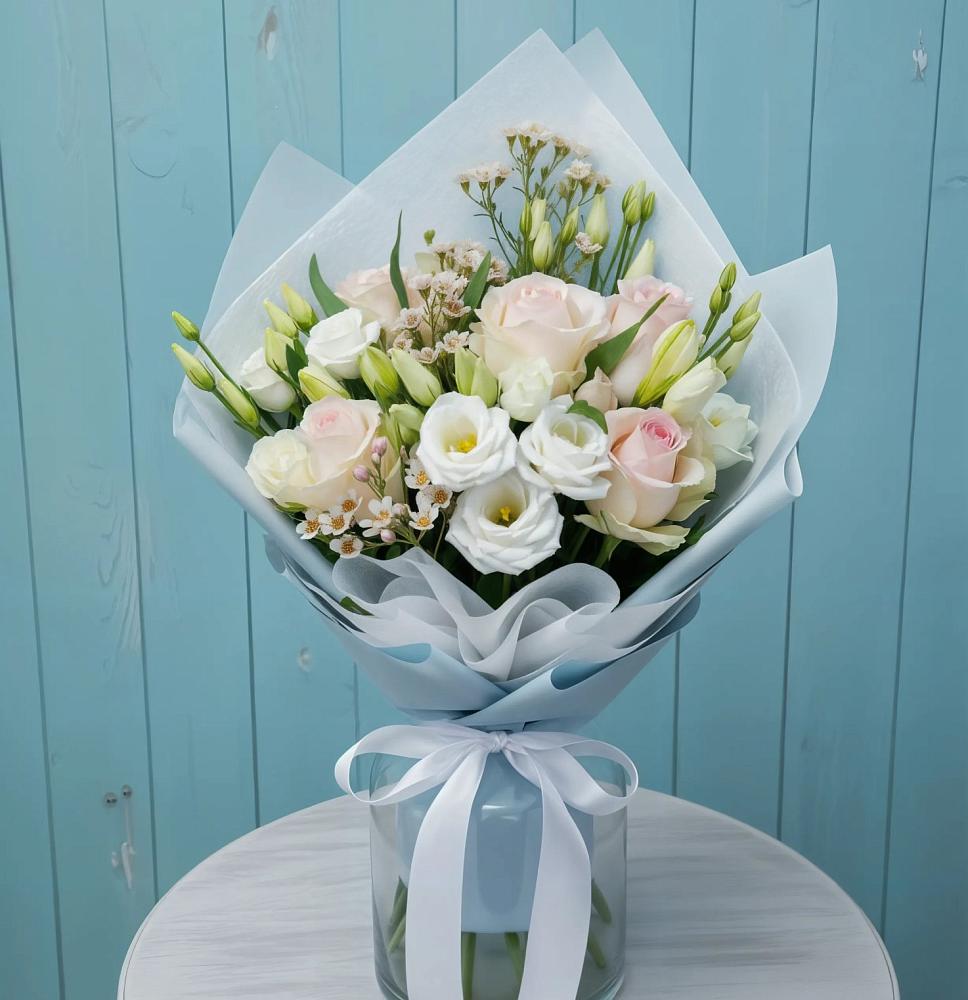 Букет цветов из: Розы и Лизиантусы в Старице