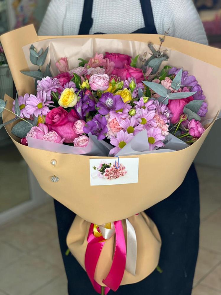 Букет цветов из: Хризантемы, Гвоздики и Альстромерии в Старице