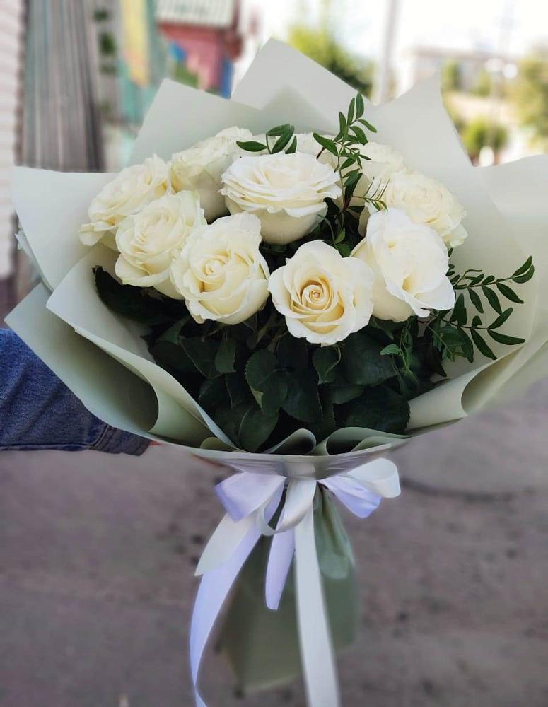 Букет Белые розы Проуд в Старице