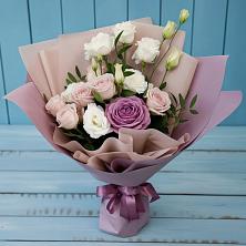 Букет цветов из:  Розы и Лизиантусы в Старице