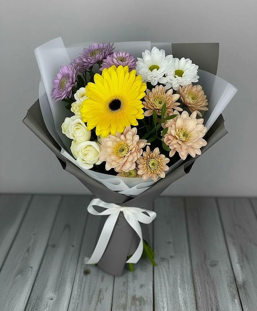 Букет цветов из: Розы, Герберы и Хризантемы в Старице
