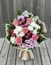 Букет цветов из:  Альстромерии, Гвоздики, Розы и Хризантемы в Старице