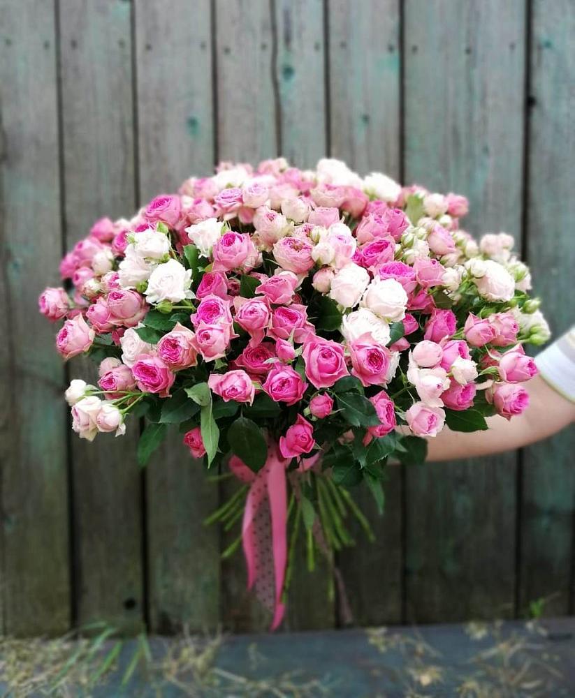 Букет Розовые кустовые розы Натали и Лав Лидия в Старице