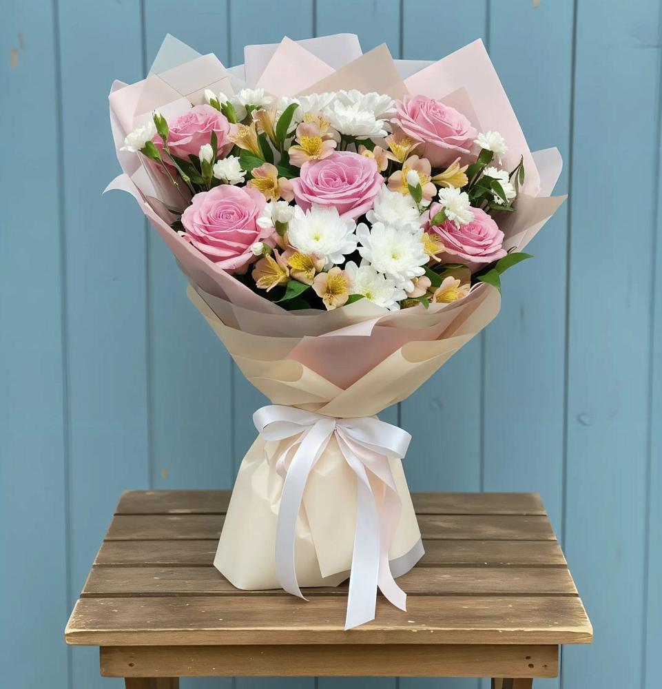 Букет цветов из: Гвоздики, Орхидеи и Розы в Старице