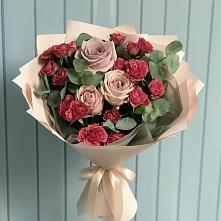 Букет цветов из:  Гвоздики и Розы в Старице