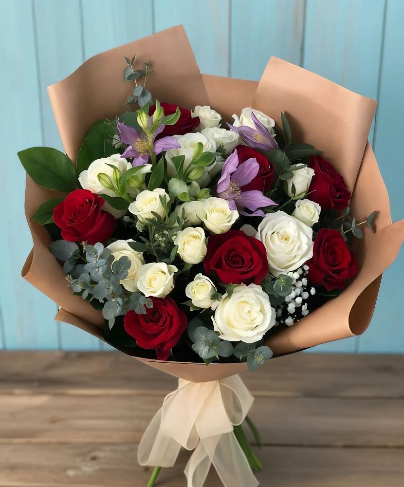 Букет цветов из: Розы и Альстромерии в Старице